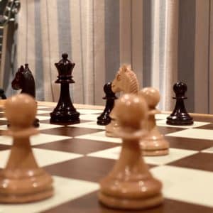 pawn sacrifice in the middlegame